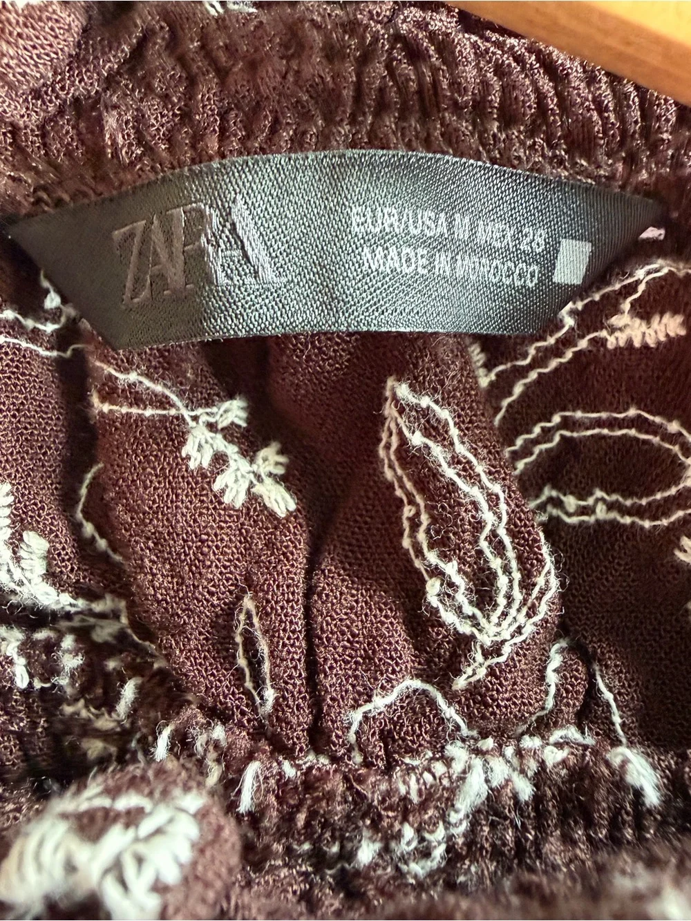 Zara Floral Embroidered Puff Sleeve Top – Size XS